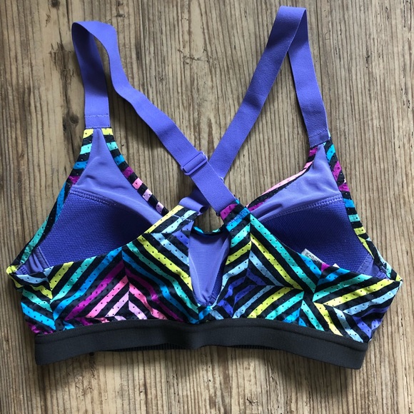 Victoria’s Secret sports bra with adjustable straps and geometric design - Picture 5 of 9